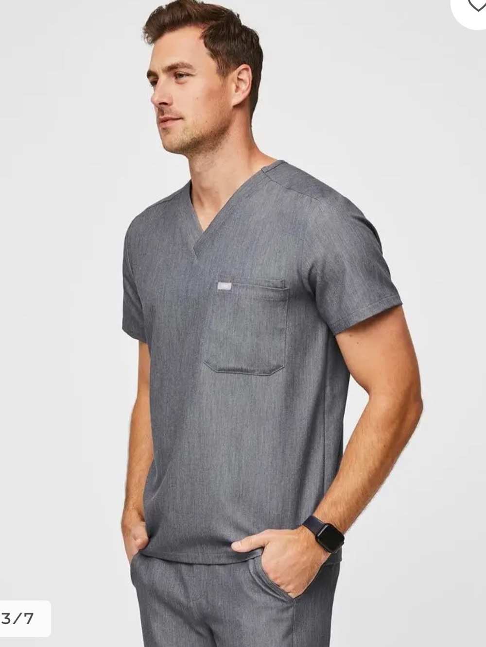 LIKE NEW FIGS Leon Three-Pocket Scrub Top™ Technical Collection- Graphite